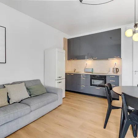 New 2br Fancy Luminous W/ Ac | By Airnest Διαμέρισμα