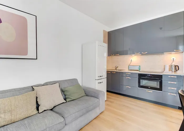 New 2br Fancy Luminous W/ Ac | By Airnest