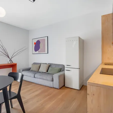 New 2br Fancy Luminous W/ Ac | By Airnest *