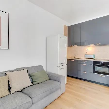 New 2br Fancy Luminous W/ Ac | By Airnest